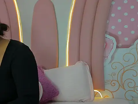 Snapshot of SofiaaBigBoobs chatting on November 14, 11:58 am SofiaaBigBoobs online show from November 14, 11:58 am