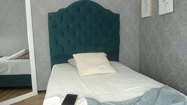 Vic Taylor online show from April 8, 11:33 am