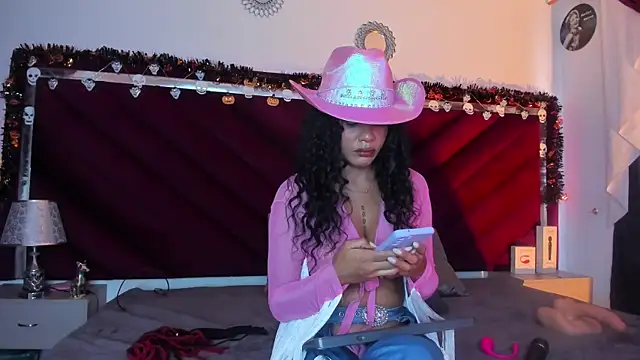 Snapshot of Jade_Thonson1 chatting on October 31, 7:21 pm Jade Thonson1 online show from October 31, 7:21 pm