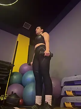 Anavalle online show from February 14, 6:30 pm