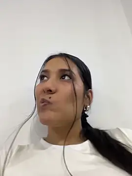 IsabellaJoness  online show from February 21, 3:36 pm