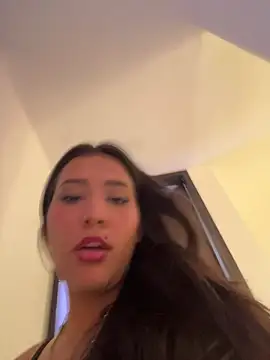 IsabellaJoness  online show from April 17, 8:11 pm