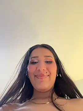 IsabellaJoness  online show from February 24, 8:10 pm