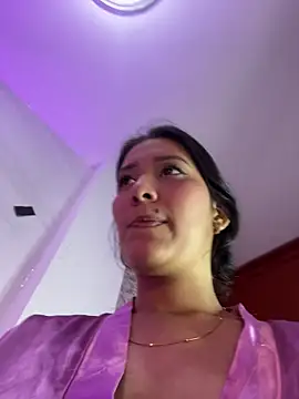 IsabellaJoness  online show from March 28, 9:05 pm