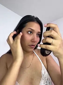 IsabellaJoness  online show from January 7, 8:25 pm