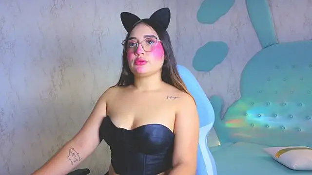 Mia Cuttee online show from November 22, 3:49 am