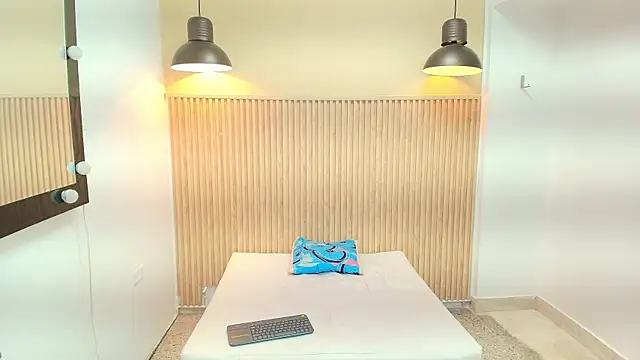 Frayhot777 online show from January 8, 8:04 pm