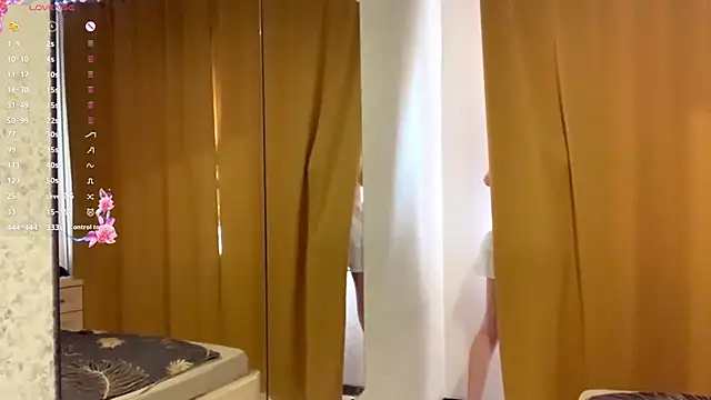 KrystinFunches online show from September 28, 9:16 am