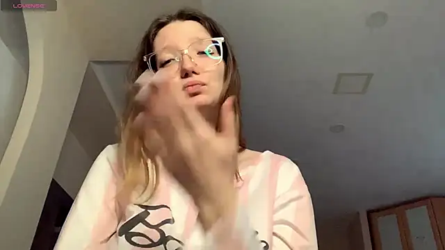 KrystinFunches online show from November 30, 8:26 am