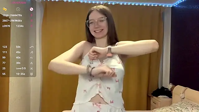 KrystinFunches online show from October 28, 8:13 am