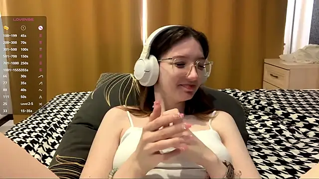 KrystinFunches online show from September 24, 9:16 am