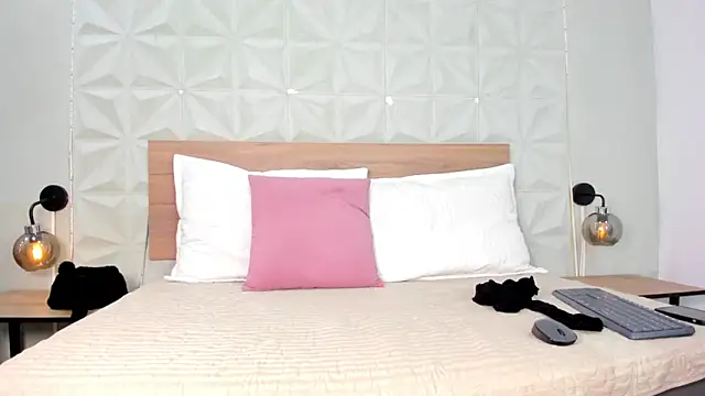 ValeryTrans  online show from March 3, 1:18 pm