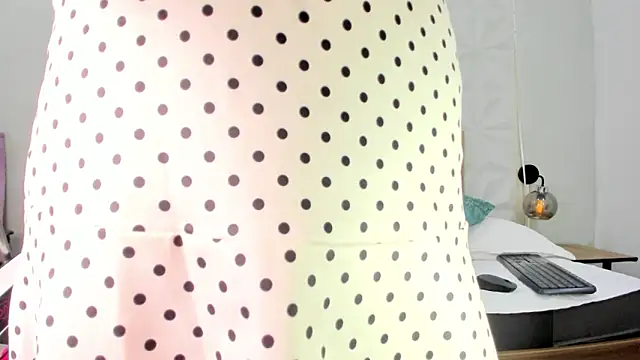 Snapshot of ValeryTrans_ chatting on June 20, 1:27 pm ValeryTrans online show from June 20, 1:27 pm