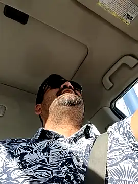 Snapshot of theking1_1 chatting on December 18, 4:22 pm theking1 1 online show from December 18, 4:22 pm