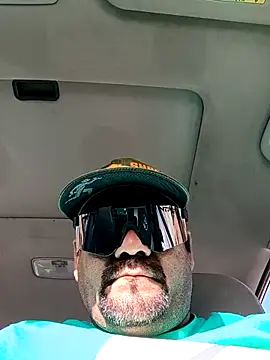 Snapshot of theking1_1 chatting on December 13, 8:04 pm theking1 1 online show from December 13, 8:04 pm