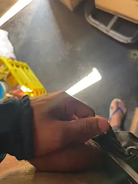 Snapshot of henrique61 chatting on October 6, 1:34 pm henrique61 online show from October 6, 1:34 pm