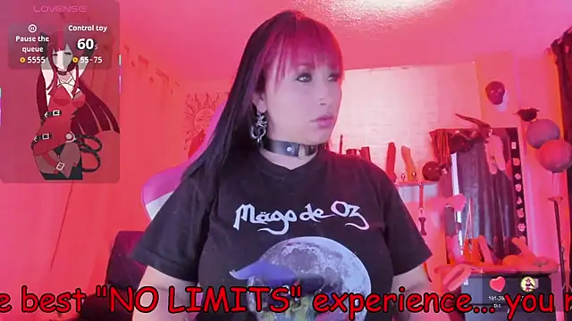 lucyheartfillia11 online show from April 4, 12:50 am