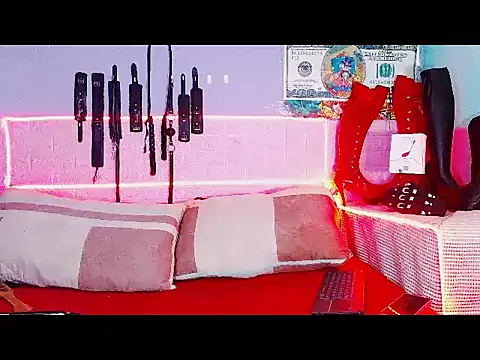 mylygrey online show from February 6, 10:06 pm