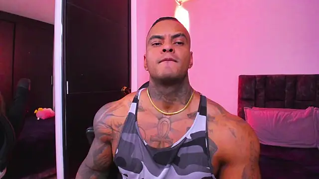 Snapshot of binmontana_ chatting on December 3, 9:03 pm binmontana online show from December 3, 9:03 pm