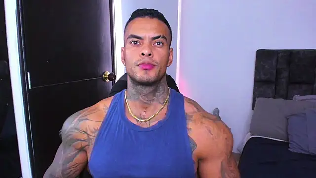 Snapshot of binmontana_ chatting on October 8, 8:31 pm binmontana online show from October 8, 8:31 pm