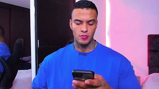 Snapshot of binmontana_ chatting on September 23, 8:49 pm binmontana online show from September 23, 8:49 pm
