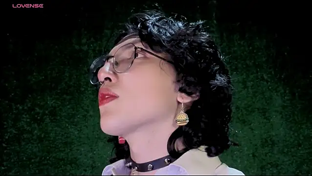 Snapshot of -BlueOpal- chatting on November 30, 9:26 pm -BlueOpal- online show from November 30, 9:26 pm