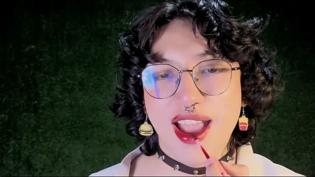 Snapshot of -BlueOpal- chatting on December 1, 9:26 pm -BlueOpal- online show from December 1, 9:26 pm