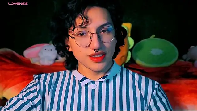 Snapshot of -BlueOpal- chatting on November 1, 7:30 pm -BlueOpal- online show from November 1, 7:30 pm