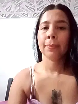 Snapshot of elyne_hot chatting on October 15, 2:25 pm elyne hot online show from October 15, 2:25 pm