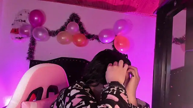 Snapshot of kitty__chs chatting on December 20, 11:35 am kitty chs online show from December 20, 11:35 am