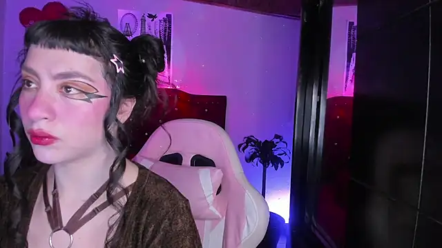 kitty  chs online show from March 4, 6:10 am