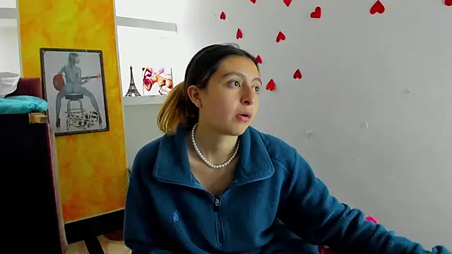 lala clark online show from March 4, 8:49 pm