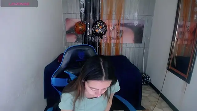 lala clark online show from November 6, 1:59 pm