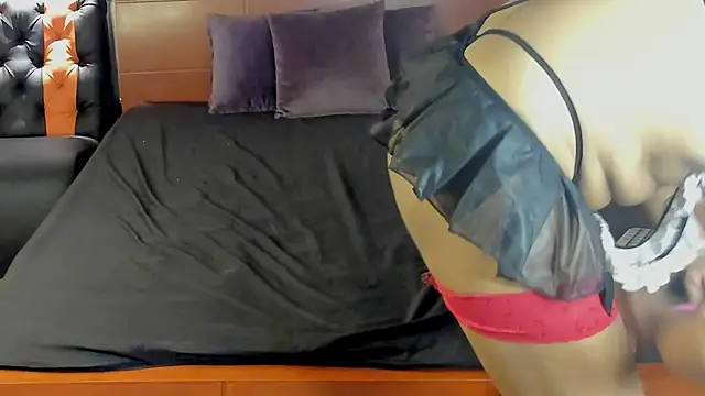 Charlotte-Smit online show from October 31, 6:15 pm