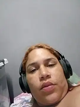 Snapshot of abysaenz chatting on October 24, 4:33 am abysaenz online show from October 24, 4:33 am