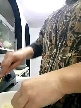 Snapshot of abysaenz chatting on October 8, 4:03 am abysaenz online show from October 8, 4:03 am