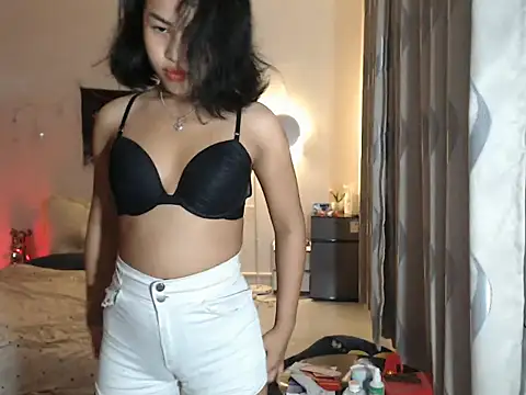 EllieYoon online show from April 2, 12:12 pm