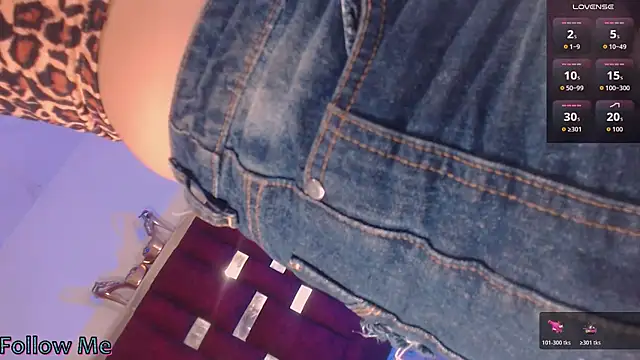 roxanawillts online show from April 5, 12:28 am