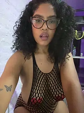 Snapshot of miiabrown18 chatting on July 2, 1:17 am miiabrown18 online show from July 2, 1:17 am
