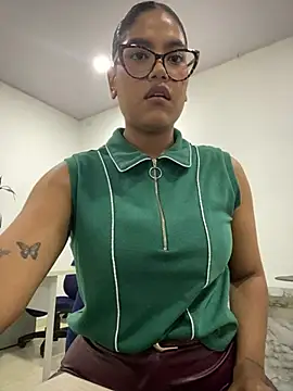 miiabrown18 online show from May 8, 6:23 pm