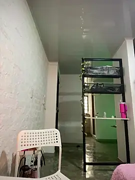 miiabrown18 online show from April 5, 8:15 pm