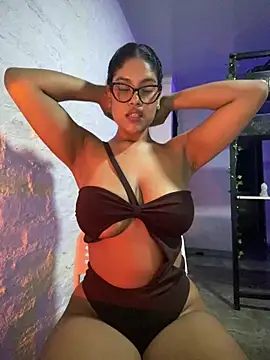 miiabrown18 online show from May 22, 2:53 am