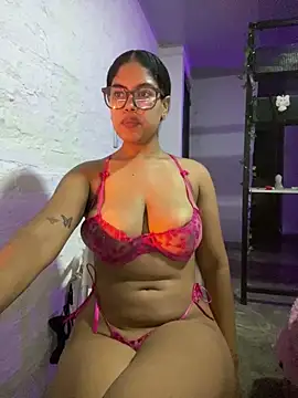 Snapshot of miiabrown18 chatting on June 19, 10:10 am miiabrown18 online show from June 19, 10:10 am