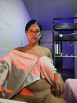 Snapshot of miiabrown18 chatting on June 4, 11:37 am miiabrown18 online show from June 4, 11:37 am
