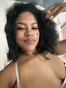 Snapshot of miiabrown18 chatting on November 8, 10:30 am miiabrown18 online show from November 8, 10:30 am