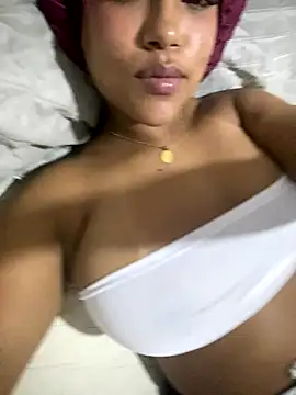 Snapshot of miiabrown18 chatting on November 12, 1:32 am miiabrown18 online show from November 12, 1:32 am