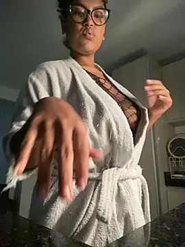 miiabrown18 online show from October 5, 3:08 am