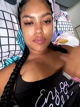 Snapshot of miiabrown18 chatting on November 3, 11:47 am miiabrown18 online show from November 3, 11:47 am