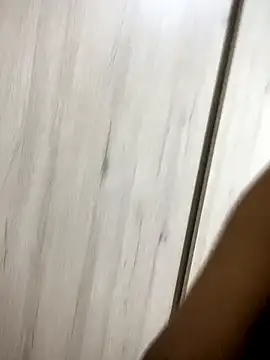 Snapshot of miiabrown18 chatting on November 21, 1:37 am miiabrown18 online show from November 21, 1:37 am