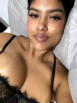 Snapshot of miiabrown18 chatting on November 13, 2:15 am miiabrown18 online show from November 13, 2:15 am